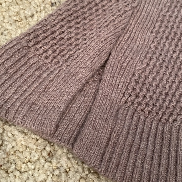 NICE Loft Sweater
Brown/Tan (Size M)
Beautiful details with sleeve/bottom slits - Picture 5 of 6